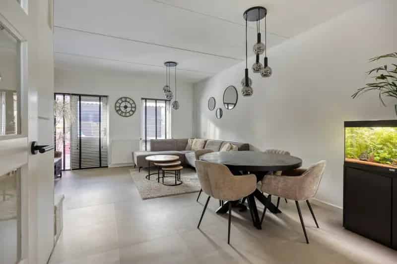 Instapklare Tussenwoning 3 Slaapkamers Moderne Keuken Badkamer