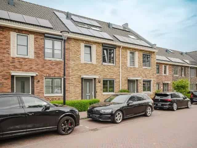 Hoogwaardige woning te koop in Spijkenisse