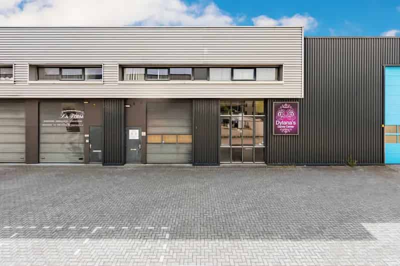 Bedrijfshal te Huur Nieuw Vennep Dans Sportschool 240m2