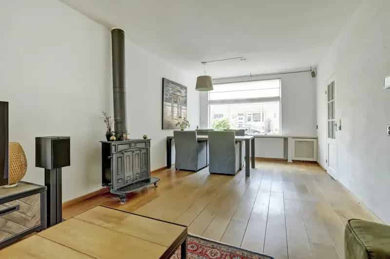 Zeer Royale Middenwoning 4 Slaapkamers 14 Zonnepanelen Westtuin