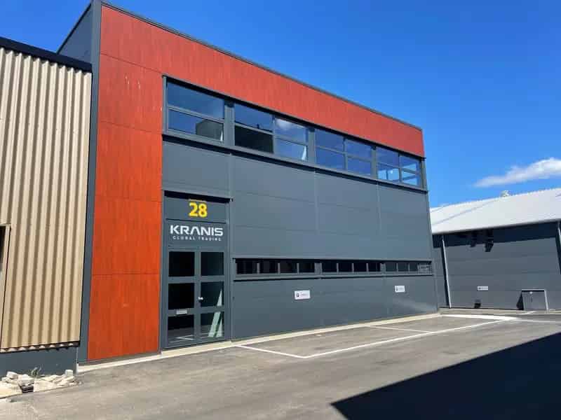 Bedrijfshal te Huur Poeldijk 522m² Kantoor 6 Parkeren Gerenoveerd