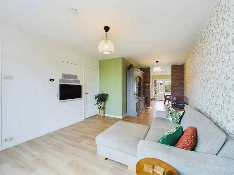 2-onder-1-kapwoning Kloosterzande  Ruime Tuin  Moderne Voorzieningen