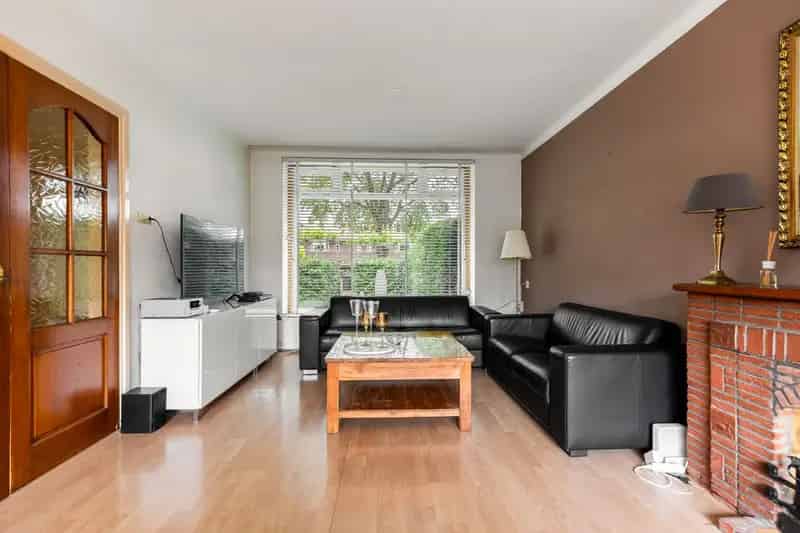 Huis te koop Hillegersberg: Ruime 3 slaapkamer gezinswoning met diepe tuin