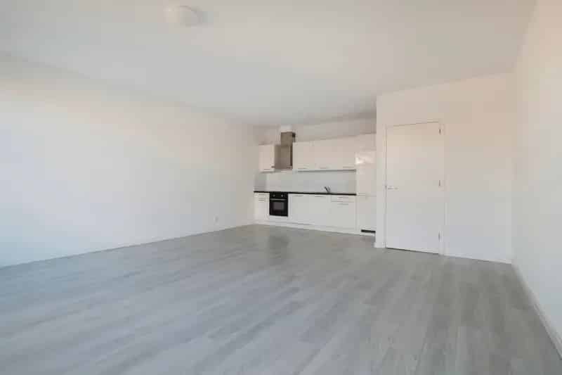 5 Kamer Bovenwoning Charlois 129m2 2 Balkons Luxe Keuken Badkamer