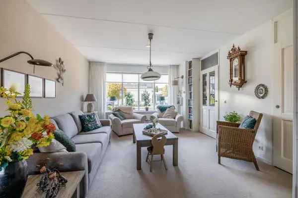 5 Slaapkamers, Garage & Zonnepanelen - Ruime Familiewoning Dirksland
