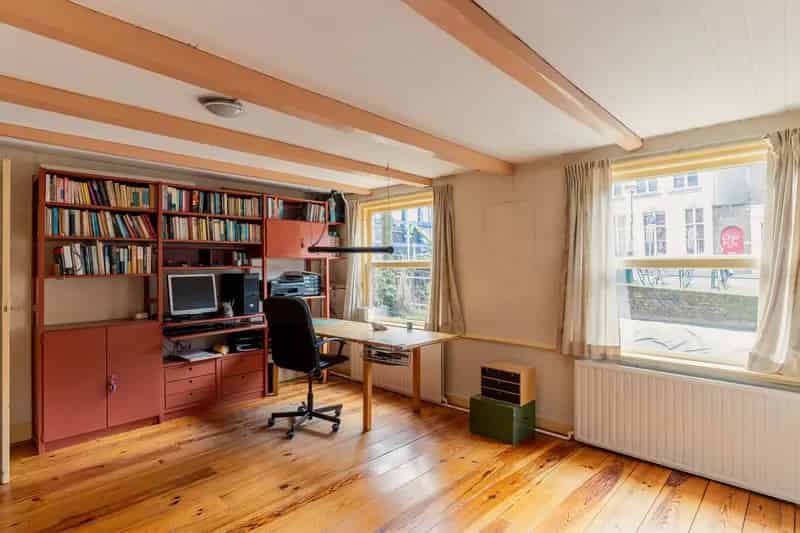 Grachtenpand Delft 5 slaapkamers Ruime tuin Nabij Station