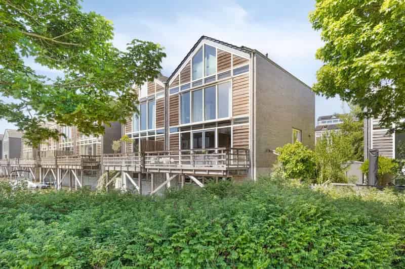 Luxe Loftwoning Almere Buiten 4 slaapkamers Ruime Tuin Bootligplaats