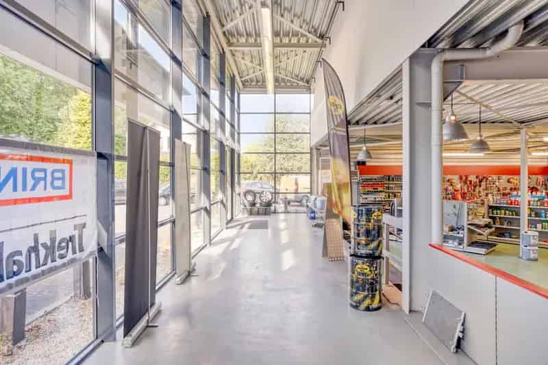 Bedrijfshal te huur Den Bosch Graafseweg 550m2 Showroom
