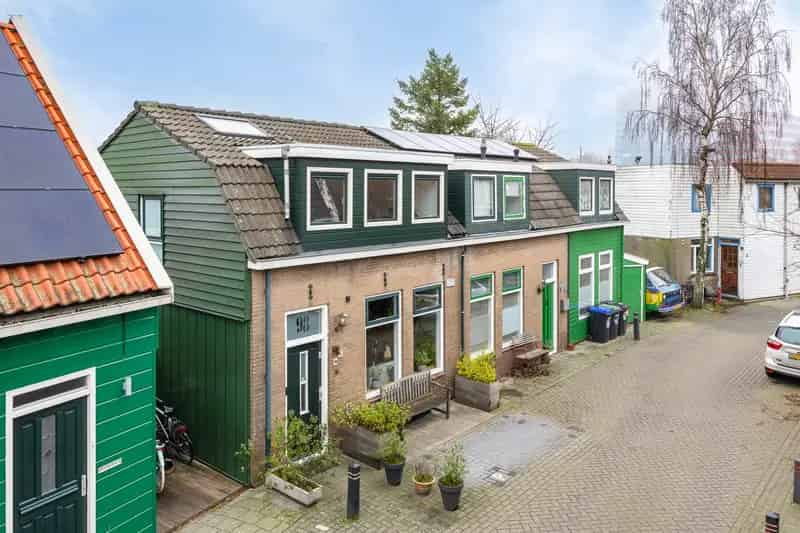 Huis te koop Zaandam: 3 slaapkamers, 2 badkamers, tuin