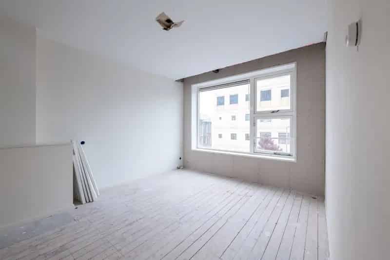 Te renoveren dubbele bovenwoning Rotterdam Zuid 3 balkons