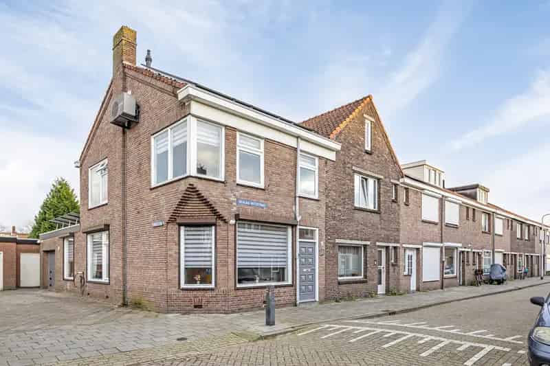 Energiezuinige Hoekwoning met Garage nabij Kromhoutpark