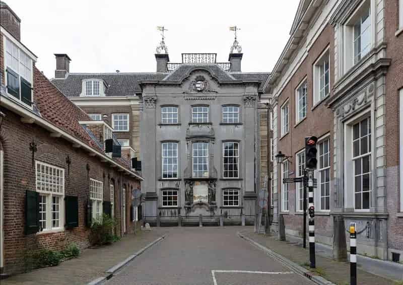 Rijksmonumentale Fundatie Utrecht Te Koop 1340m²