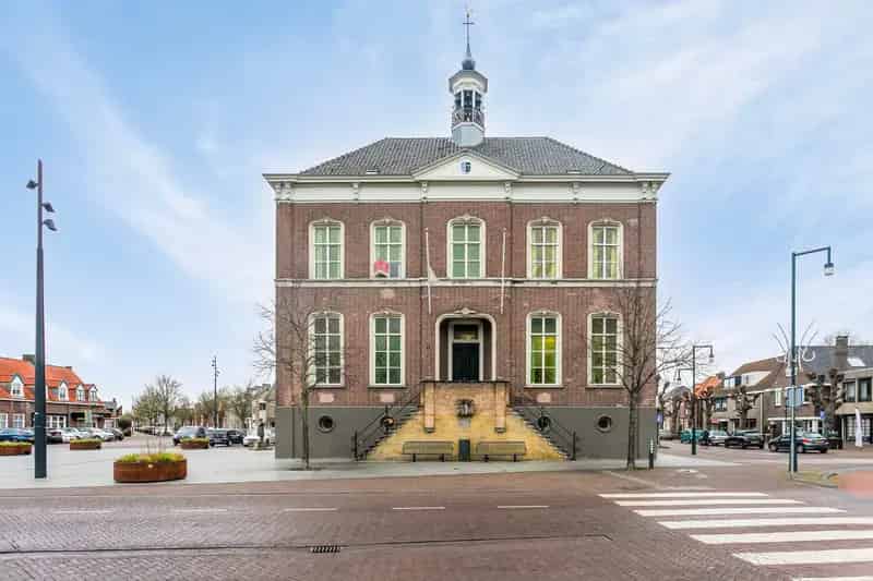 Kantoorruimte te huur Made: Monumentaal Raadhuis