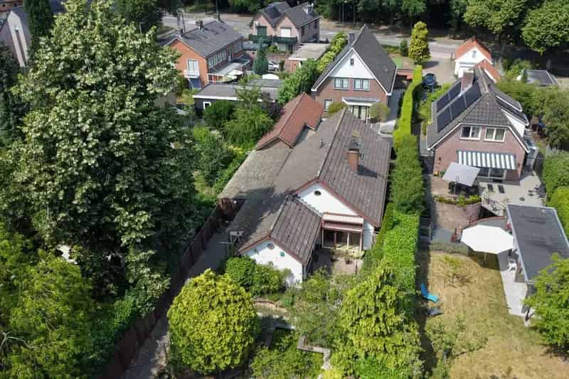 Vrijstaand huis te koop Leersum: Ruim perceel, te moderniseren