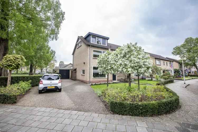 Ruime Tweekapper met 4 Slaapkamers in Wierden