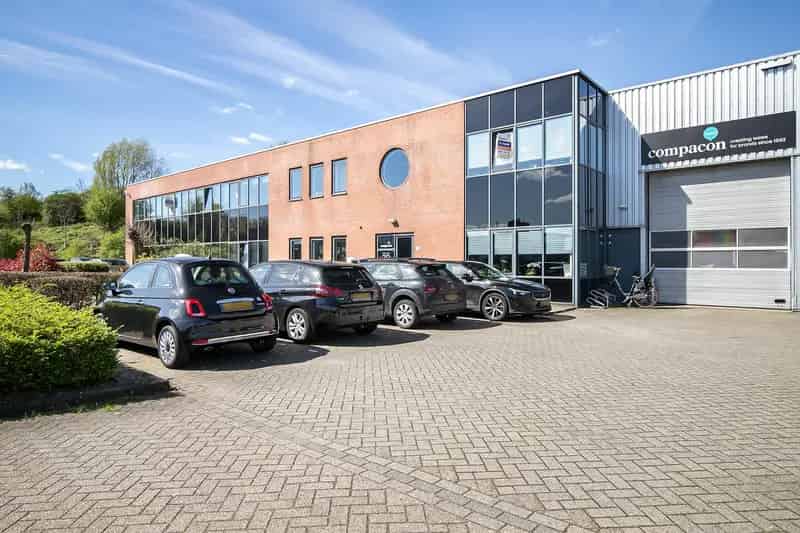 Kantoorruimte te huur Barendrecht 444m2 13 parkeerplaatsen Energielabel A