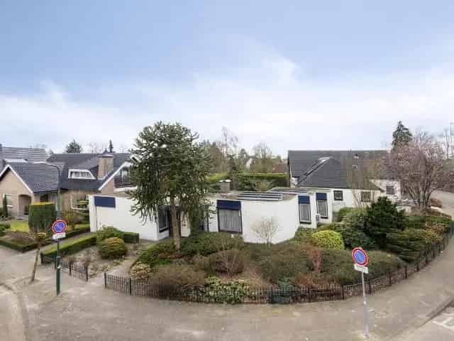 Ruime Bungalow Prinsenbeek: Zonnige Tuin, 2 Slaapkamers, Airco