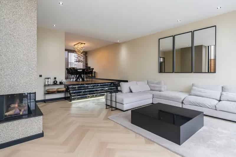 Royale 5-kamer 2-onder-1-kapwoning te koop in Den Haag
