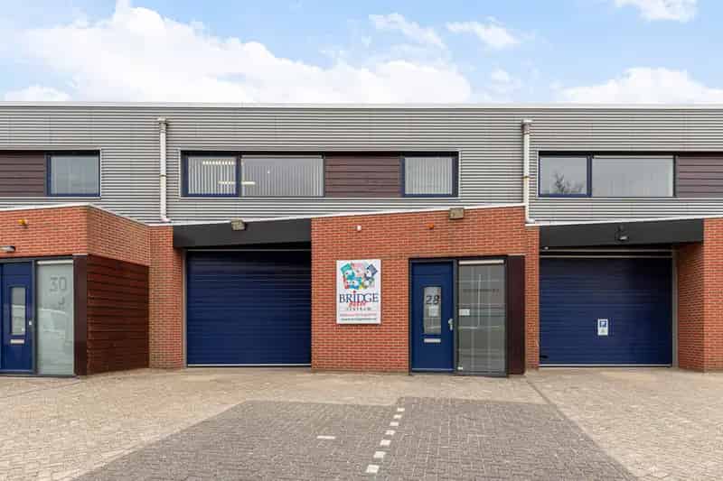 Bedrijfshal te koop Alphen aan den Rijn 334m2