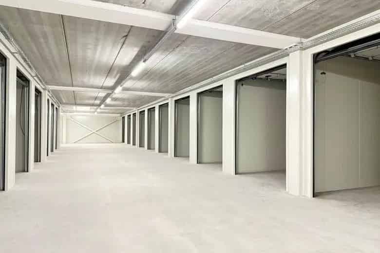 Garagebox te Huur Waddinxveen 18m2 Opslag Werkruimte