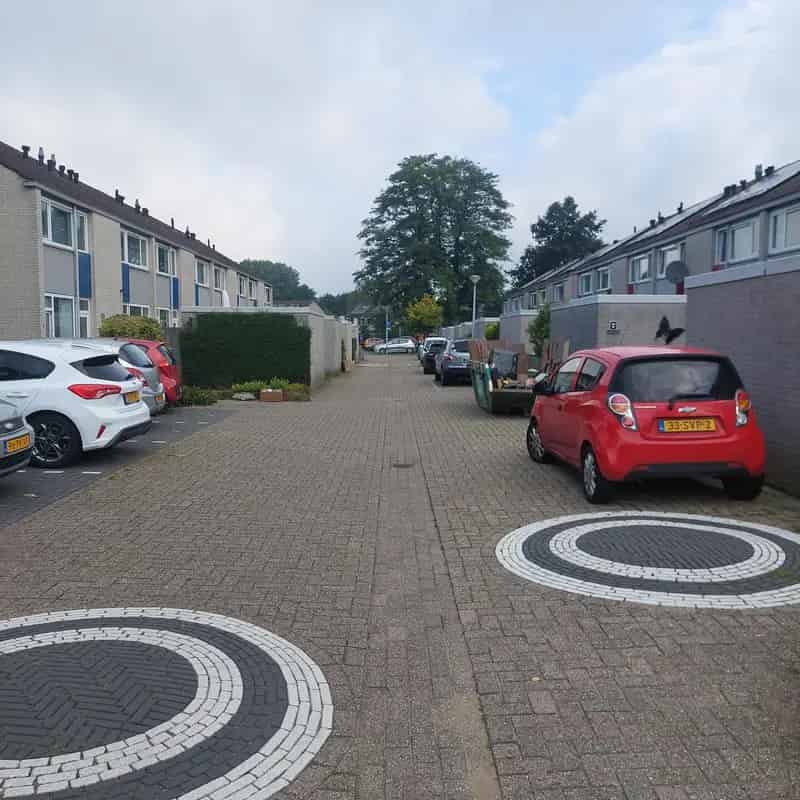 Huurland 6: Ruime woning nabij centrum en voorzieningen