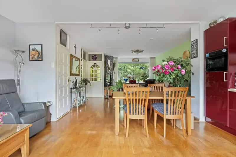 Huis te koop Apeldoorn Ruime Hoekwoning Garage Tuin 3 Slaapkamers