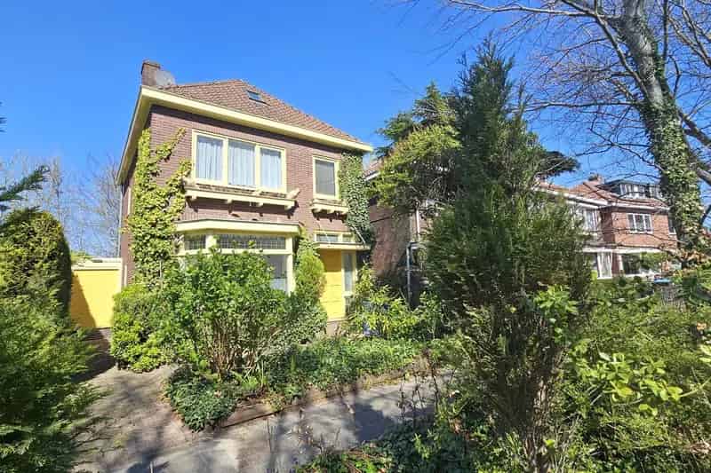 Jaren 30 woning Koog aan de Zaan 3 slaapkamers moderne keuken