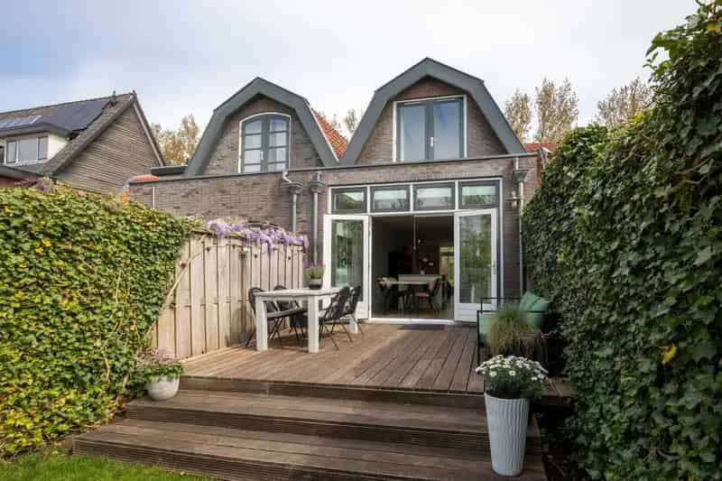 Huis te koop Amstelveen: Gerenoveerde woning nabij Amstel