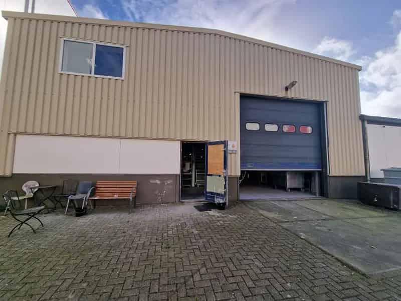 Bedrijfshal te Huur of Koop Wieringerwerf 500m²