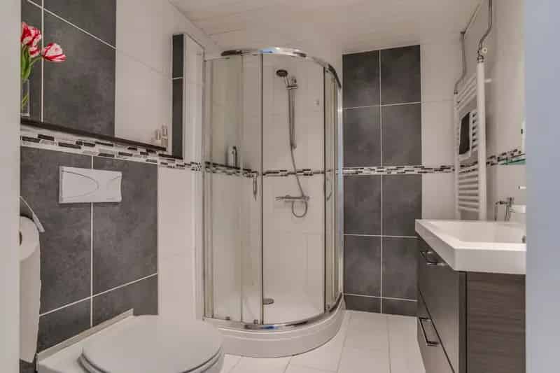Huis te koop Rozenburg 4 slaapkamers grote tuin recent gerenoveerd