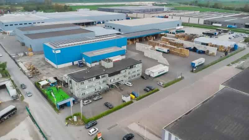 Bedrijfshal Hasselt te Huur Ruim Buitenterrein