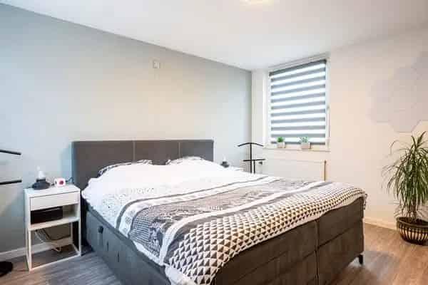 Instapklare 2-onder-1-kapwoning nabij Centrum