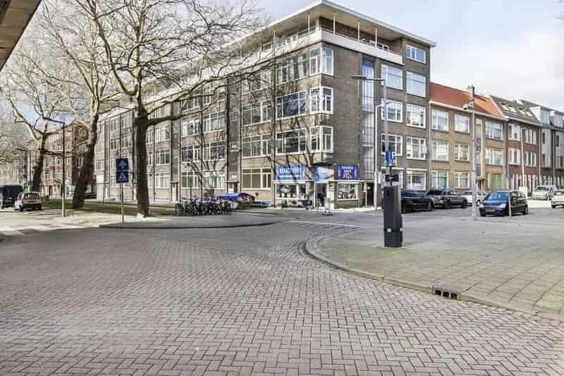 Lichtrijk 3-kamer appartement Rotterdam  76m²