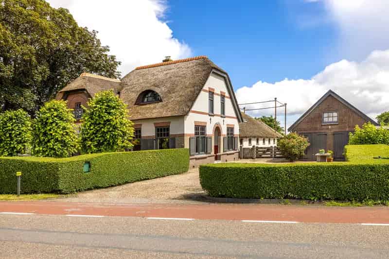 Woonboerderij met Dubbele Bewoning Landelijke Ligging