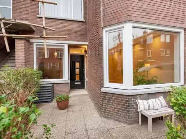 5-kamer Parterre woning met tuin en Tiny House Den Haag