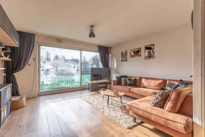 Huis te koop Soest: Ruime gezinswoning met garage en praktijkruimte