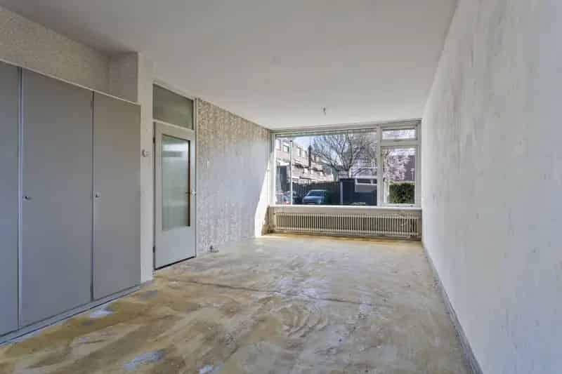 Huis te koop Ede: 4 Slaapkamers, Modernisering Gezocht