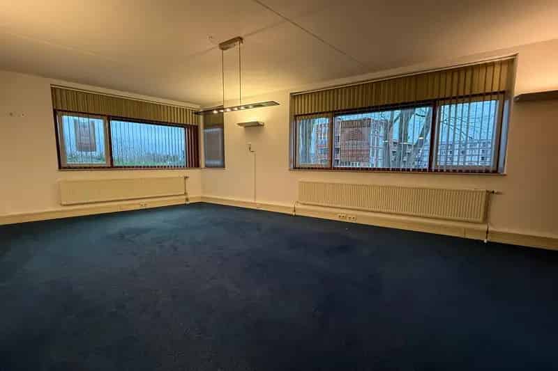 Kantoorruimte Zoetermeer 180m2 A12 Rokkehage