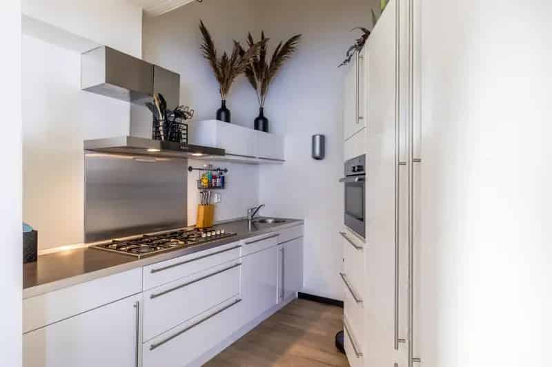 2 Kamer Appartement Almere  Hoge Plafonds Zonnig Balkon