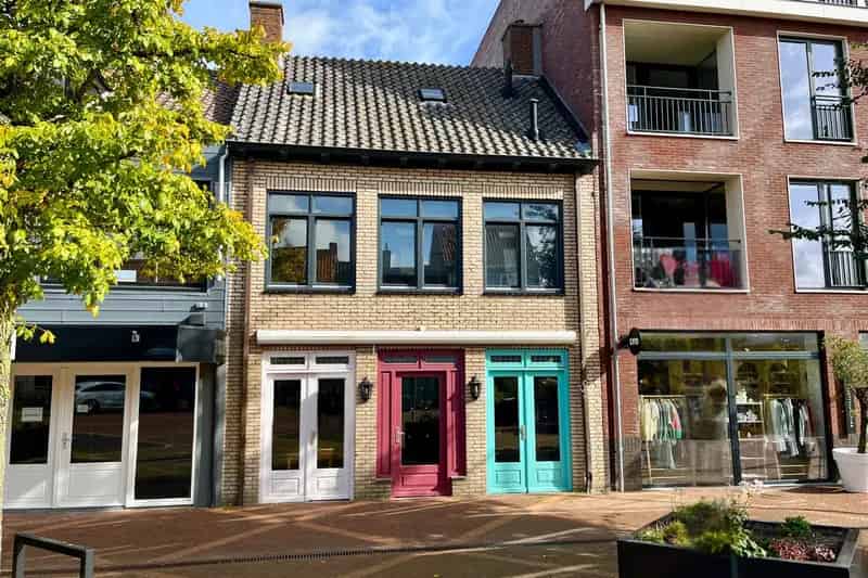 Woonwinkelpand Oostburg Markt: Horeca Winkel Kantoor
