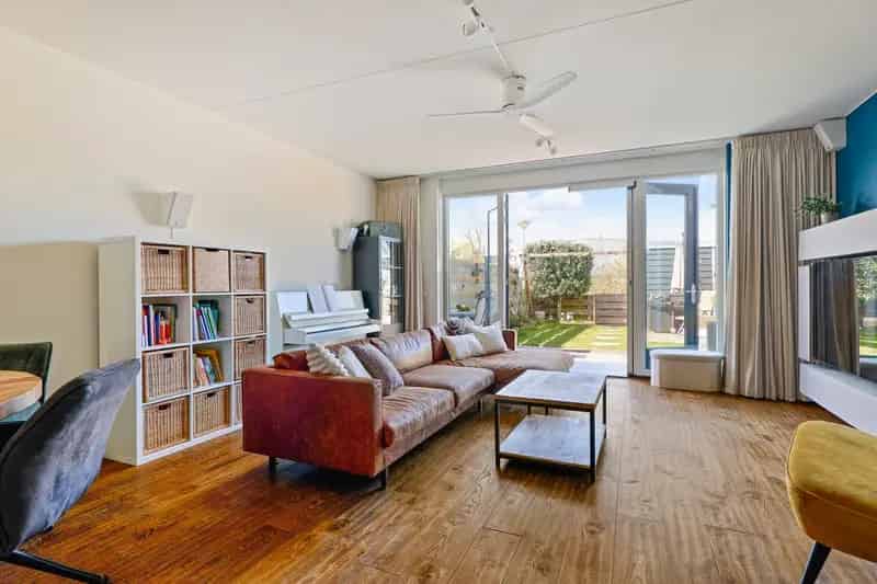 Huis te Koop Amsterdam - Ruime 5 Slaapkamers, 2 Badkamers