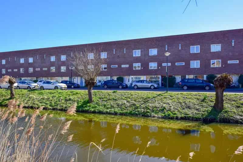 Ruim Middenwoning Amsterdam De Aker 4 Slaapkamers Zonnige Tuin