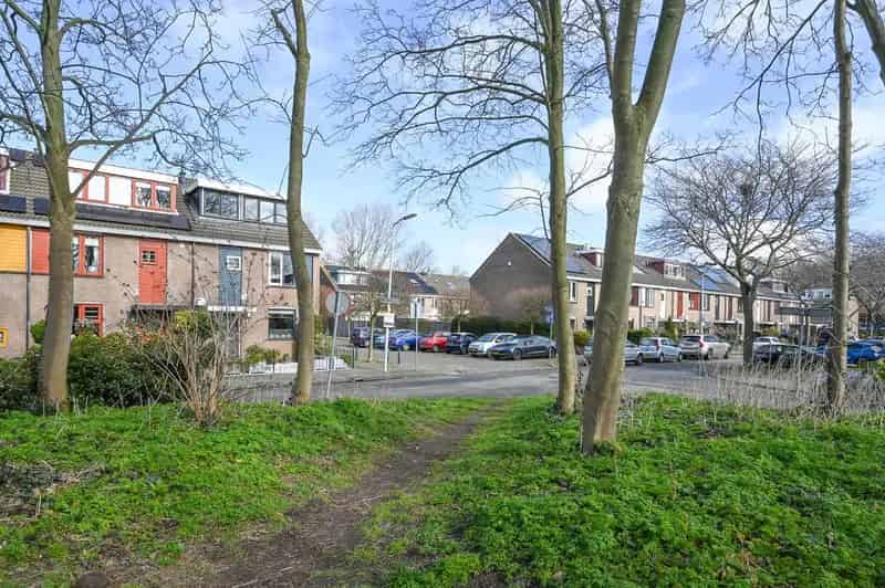 Ruime Eindwoning Houtwijk 4 slaapkamers Tuin Nabij Scholen