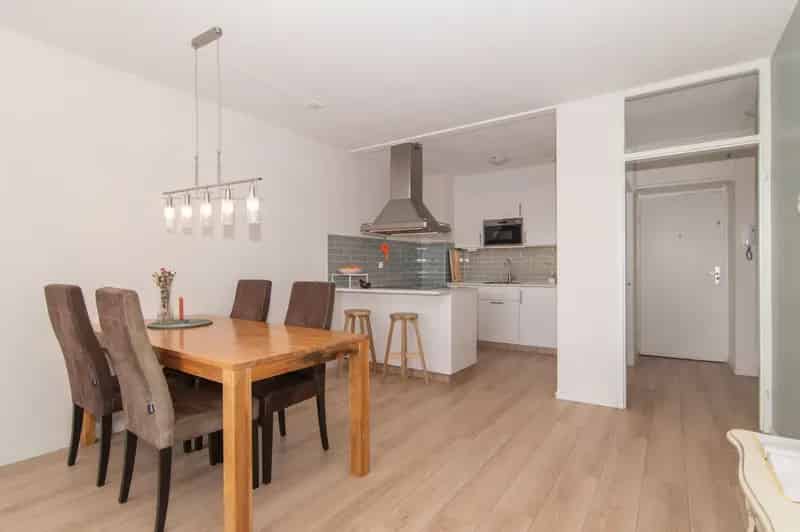 3-kamer appartement Zoetermeer: Ruime woonkamer, balkon, nabij centrum