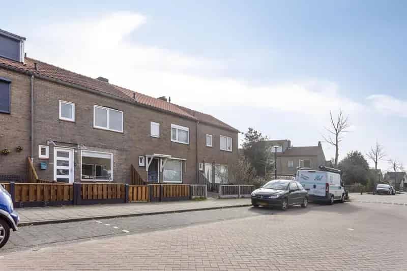 Eengezinswoning Geldrop 3 slaapkamers carport moderne keuken
