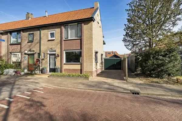 Ruime Hoekwoning Tuindorp Naarden 3 slaapkamers Garage Tuin