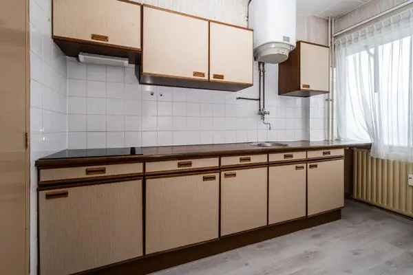 2 Kamer Appartement Rotterdam IJsselmonde 70m2 Balkon Lift Berging