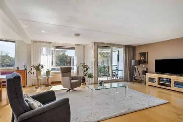 hoekappartement s Gravenland 3-kamer appartement ruim balkon