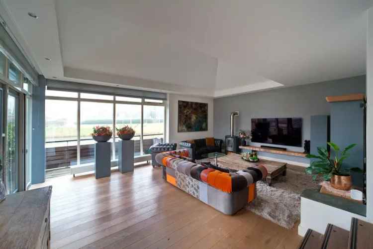 Vrijstaande woning te koop Naaldwijk 181m2 3 slaapkamers 2 badkamers