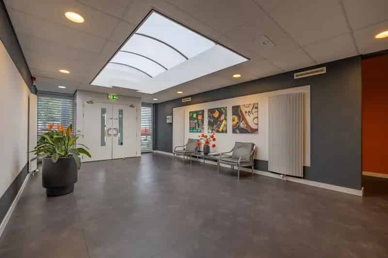 Bedrijfshal Venray te koop: Kantoor en bedrijfshal 940m²
